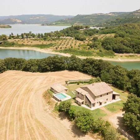 Casale Al Lago Con Piscina E Sauna 코르바라 외부 사진