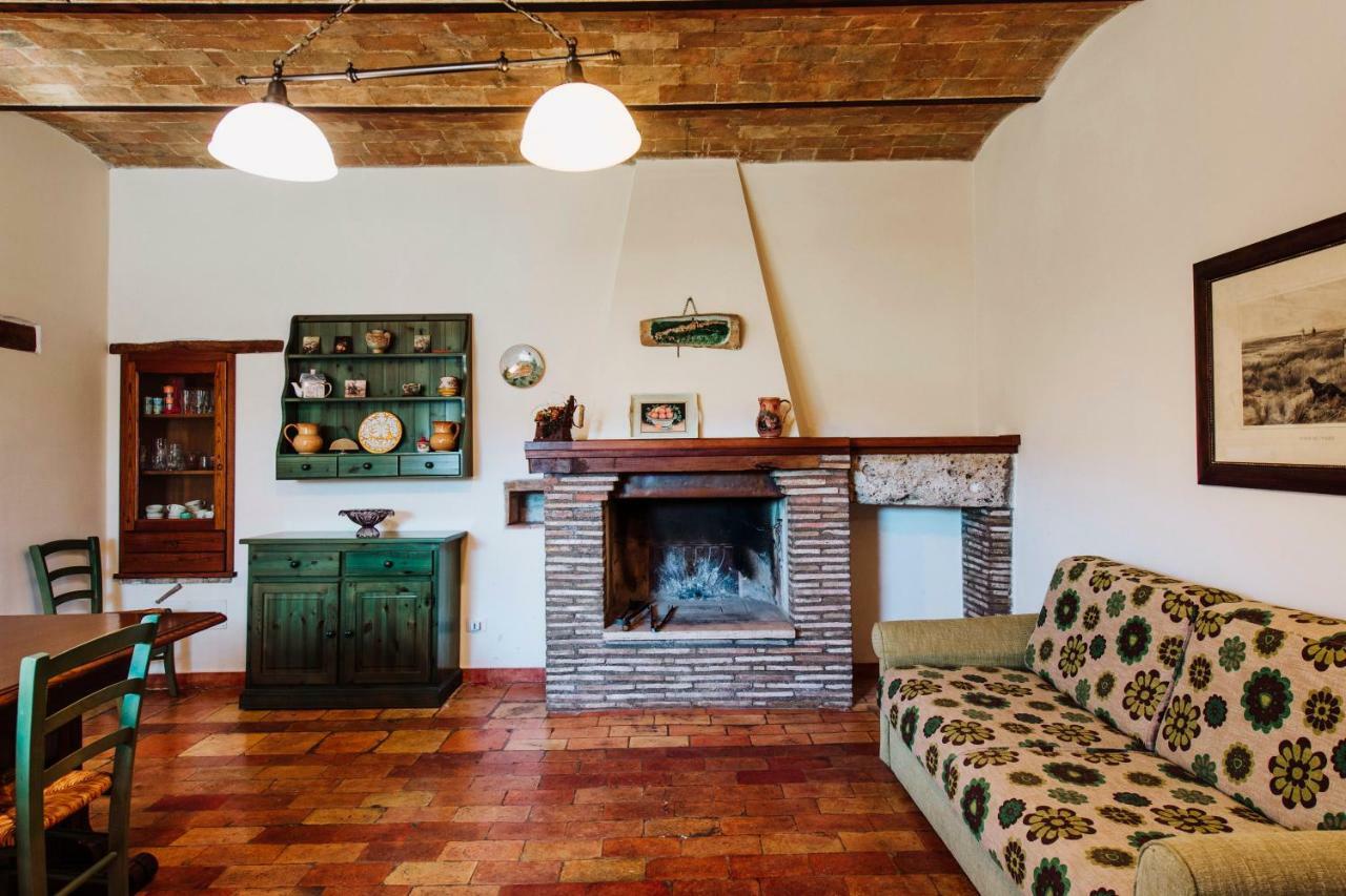 Casale Al Lago Con Piscina E Sauna 코르바라 외부 사진